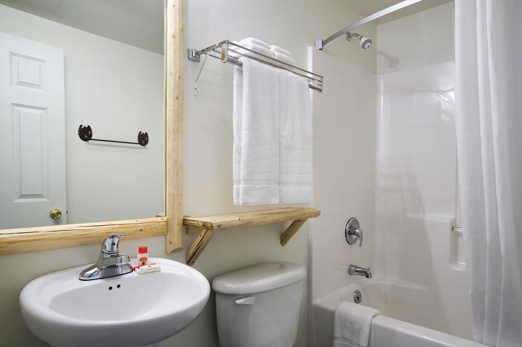 Super 8 By Wyndham Powell Hotel Bilik gambar